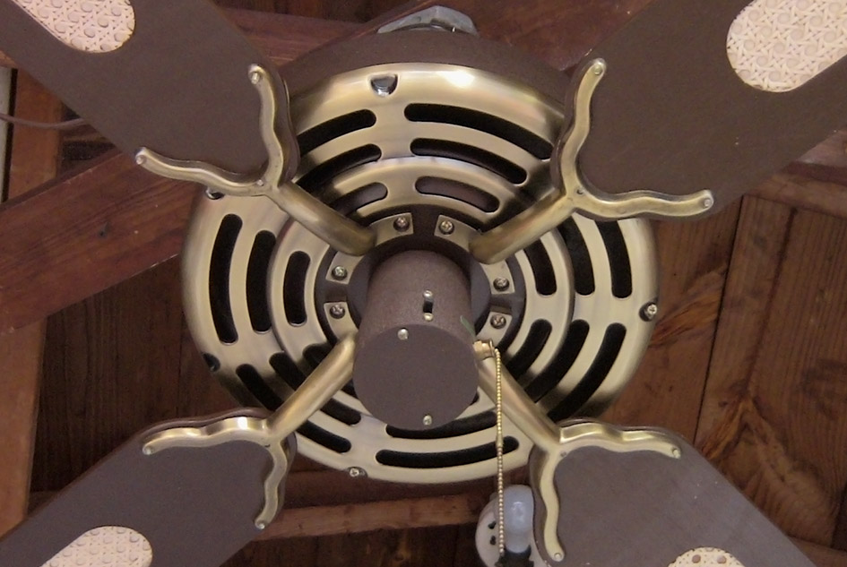 Evergo Ceiling Fan Model 4p 8clw June 1983
